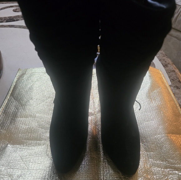 Black Gucci suede boots with side bow. Size 8 - Picture 4 of 5